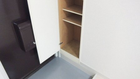 玄関　下駄箱付いています