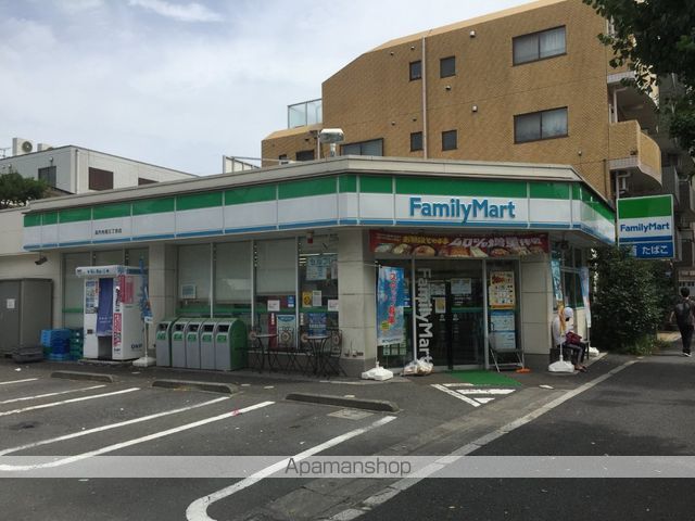 コンビニ　ファミリーマート（コンビニ）まで2737m