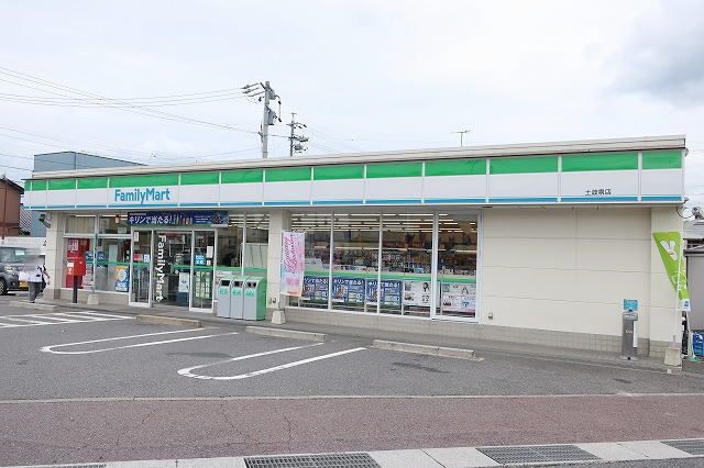 コンビニ　ファミリーマート（コンビニ）まで850m