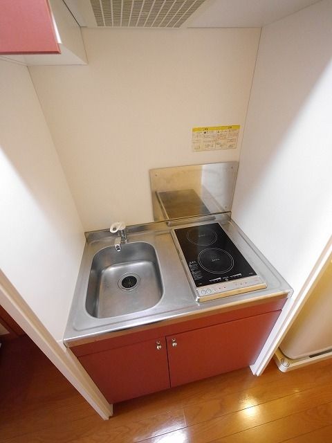 キッチン　★コンパクトで掃除がしやすいシステムキッチン★