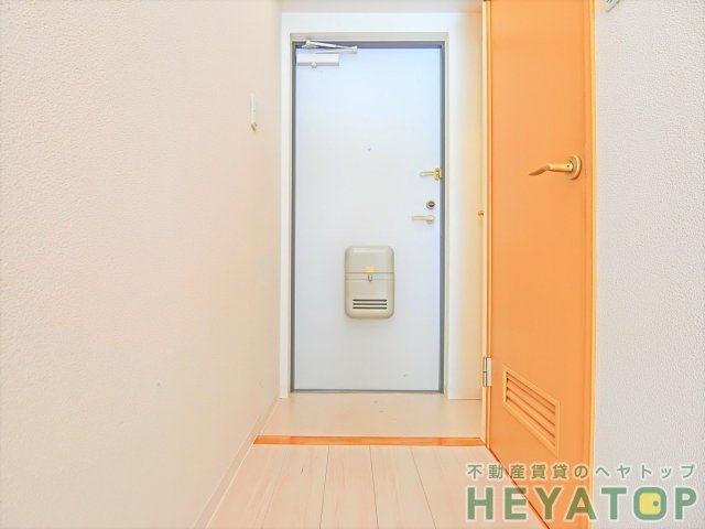 玄関　シューズボックス付き玄関（同仕様写真）