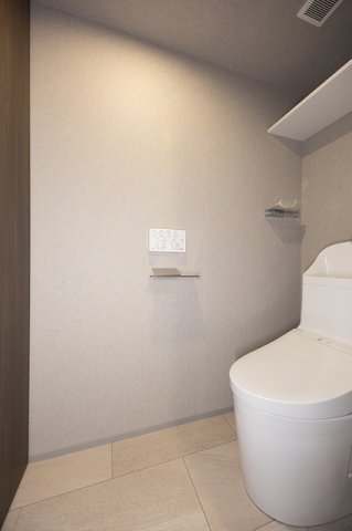 トイレ　※写真は同タイプ住戸です。