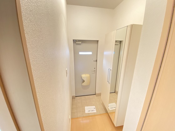 玄関　※別部屋の写真です