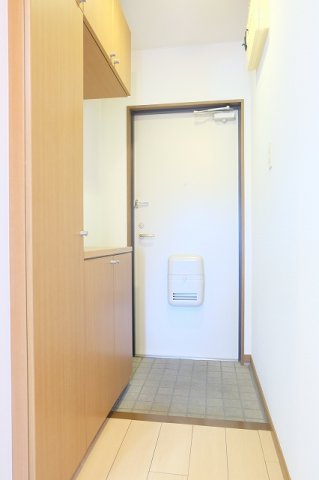 玄関　収納もある玄関です