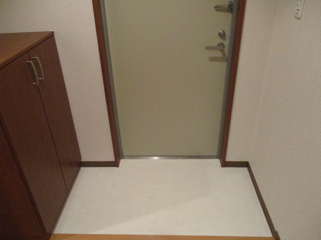 玄関　きれいな外観です