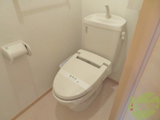 トイレ　トイレはウォシュレット付きです。シャワートイレは嬉しいですね