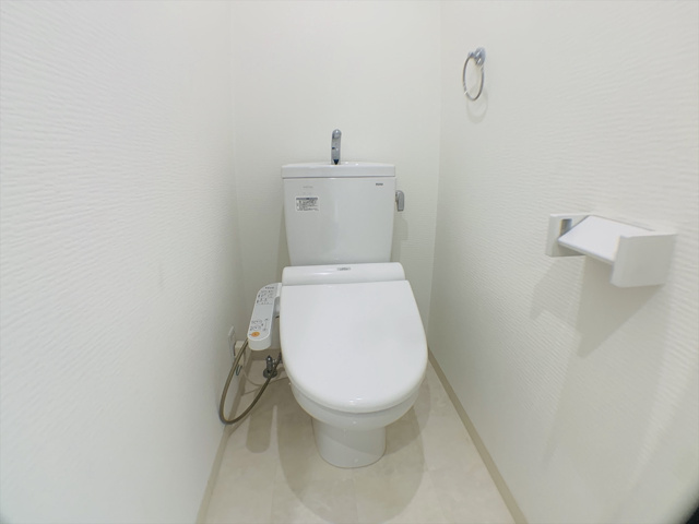 トイレ　ウォシュレット付きのトイレです♪