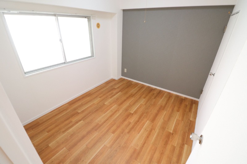 その他　5.5帖の洋室です