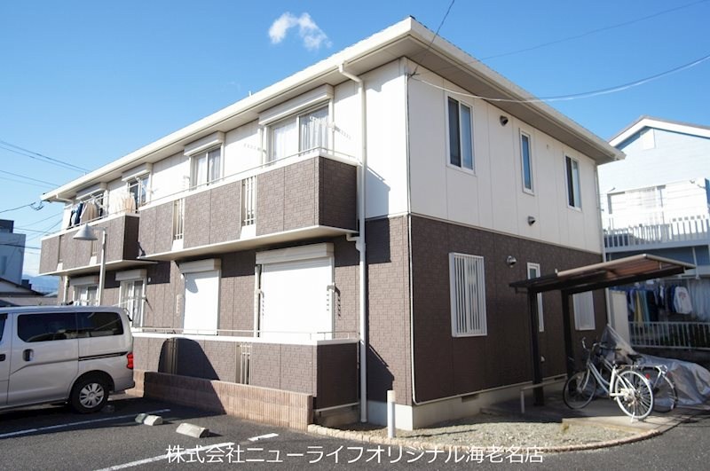 建物外観　軽量鉄骨造で耐震性能に定評のある積水ハウスの【シャーメゾン】