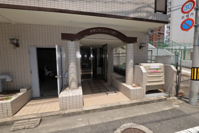 エントランス　ゆとりのあるエントランスです