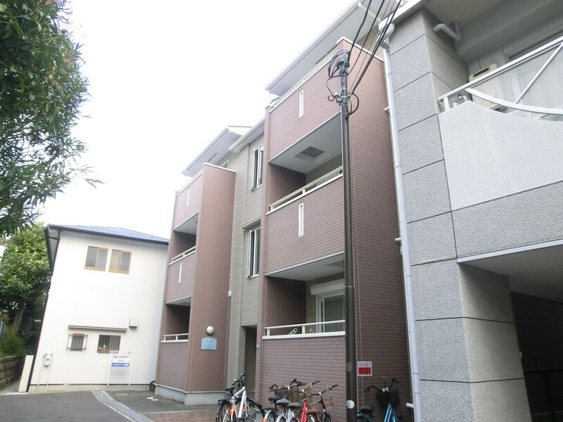 建物外観　こじんまりした建物です