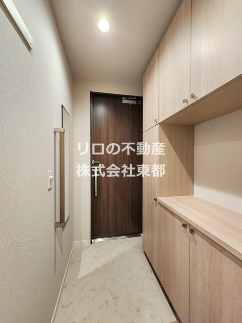 玄関　玄関収納も豊富です♪