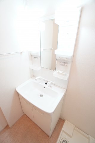 洗面設備　※同物件・同タイプの写真です。