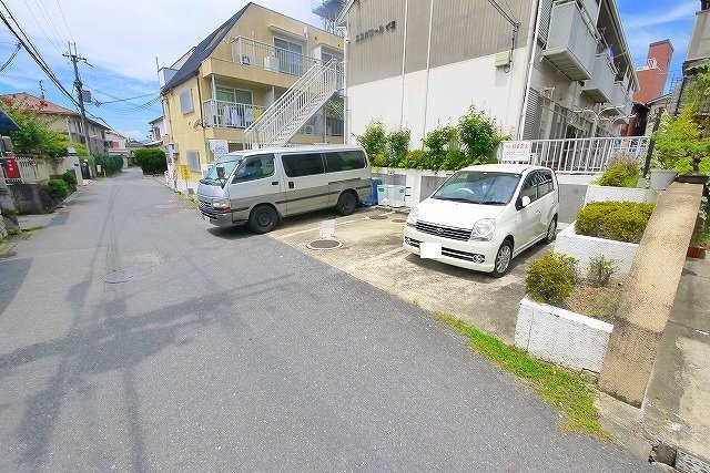 駐車場　駐車スペースもあります