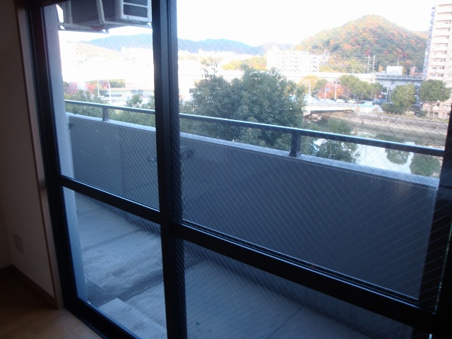 バルコニー　写真は別のお部屋です。現況優先ください。
