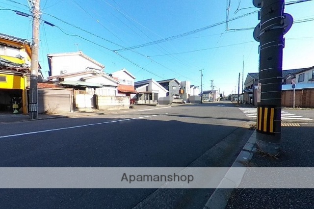 その他　前面道路（その他）まで0m