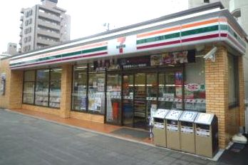 コンビニ　セブンイレブン（コンビニ）まで190m