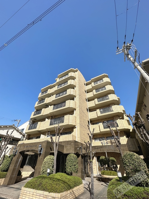 建物外観　シンプルさとデザイン性を兼ね合わせた外観