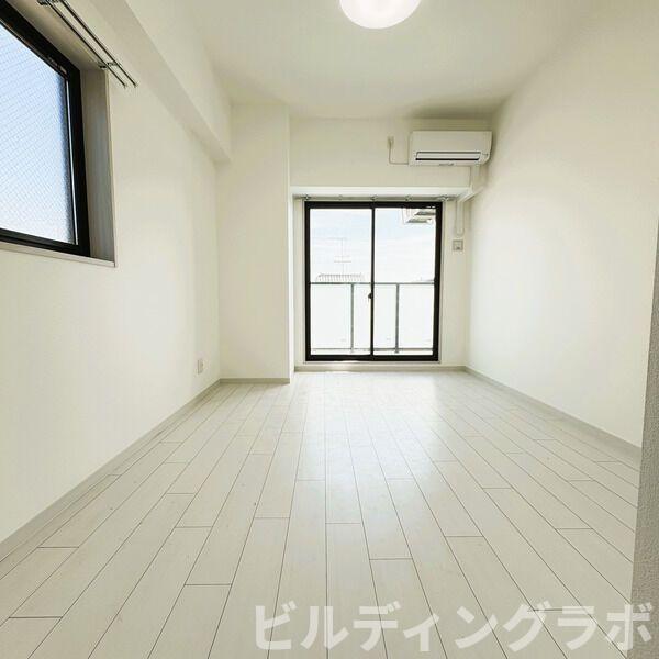居室・リビング　別号室参考画像です。