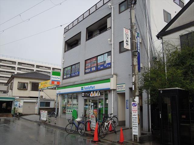 コンビニ　ファミリーマート（コンビニ）まで334m