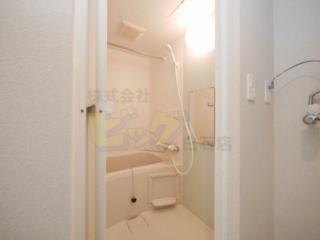 バス・シャワールーム　広々とした浴室で快適お風呂ライフ♪
