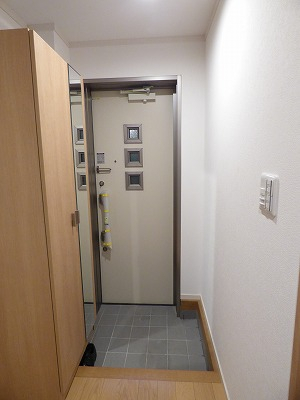 玄関　※反転タイプのお部屋です