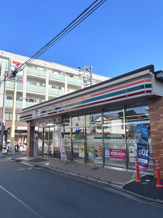 コンビニ　セブンイレブン（コンビニ）まで10m