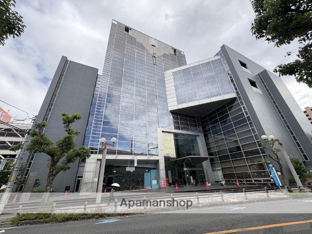 その他　八尾市立会館文化会館プリズムホールチケットカウンター（その他）まで289m