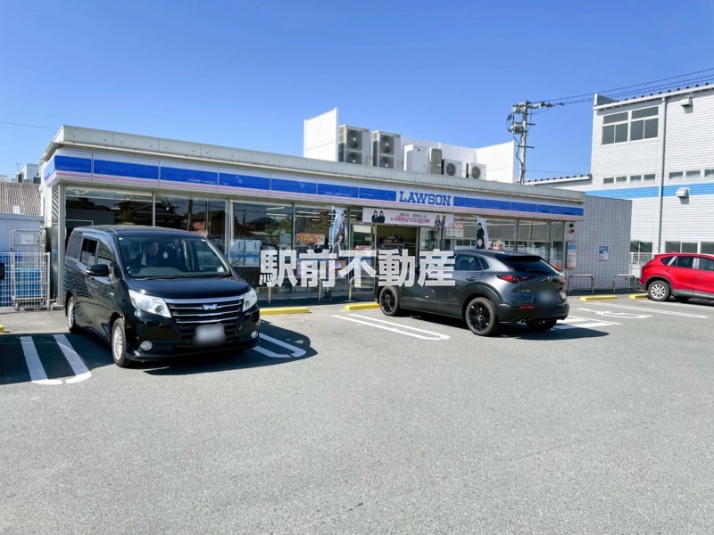 コンビニ　ローソン鳥栖商工団地（コンビニ）まで900m
