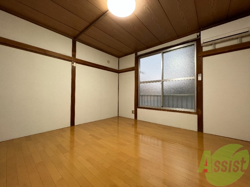 その他部屋・スペース　別角度から洋室を撮影しました。イメージを掴んでください。