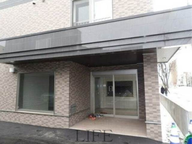 エントランス　建物外観