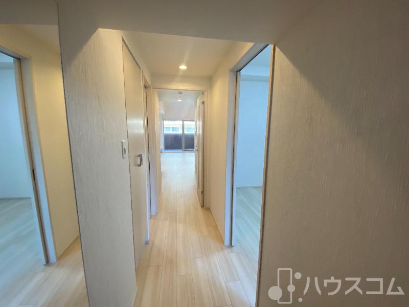 玄関　玄関を一歩入ると・・・こんな感じです。