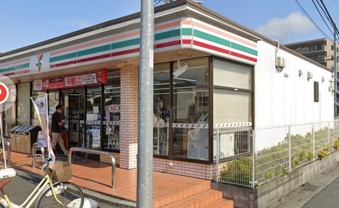コンビニ　セブンイレブン 春日部中央6丁目店（コンビニ）まで886m