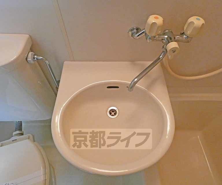 洗面設備　洗面台です