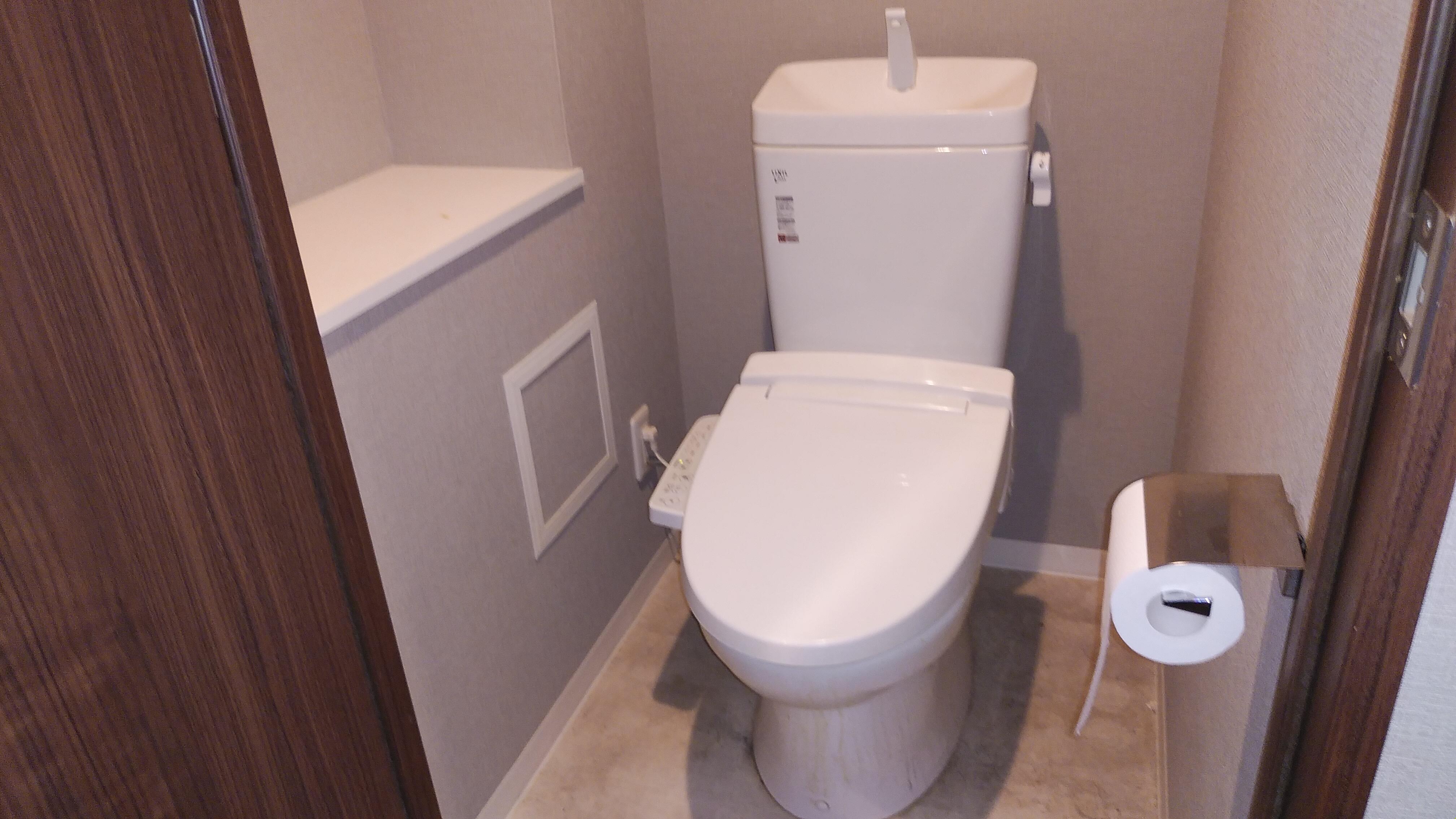 トイレ　【参考】同建物内の別のお部屋の画像です