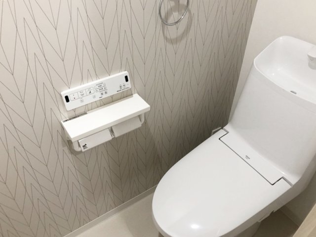 トイレ　嬉しい温水洗浄便座♪