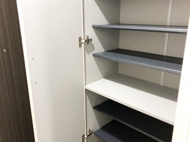 玄関　収納豊富なシューズボックスです♪