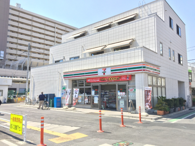 コンビニ　セブンイレブン鶴瀬駅東口店（コンビニ）まで400m