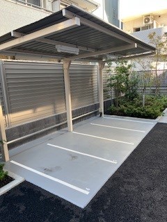 駐車場　駐車場があるので、車を買う予定の方も安心です