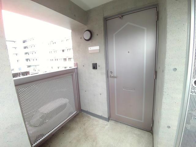 玄関　インターホン付いています♪