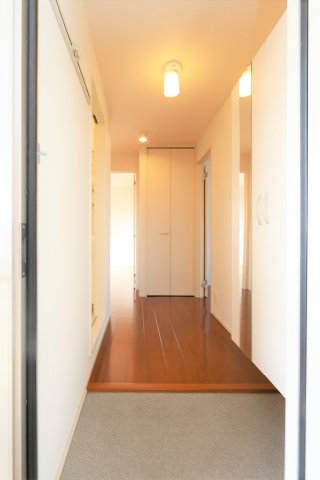 玄関　参考写真（同物件別部屋）