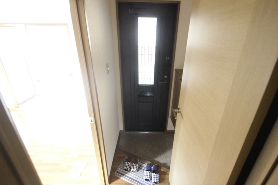 玄関　※別部屋の写真です