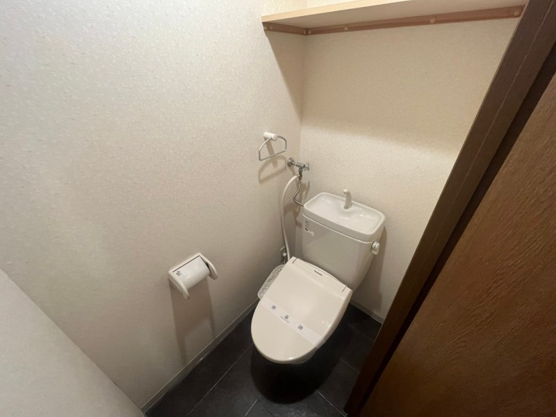 トイレ　トイレです。ウォシュレット付を探している方、おすすめです。