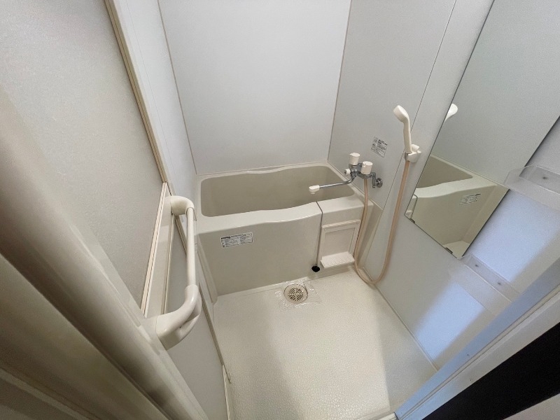 バス・シャワールーム　お風呂になります。一日の疲れを癒してくださいね。