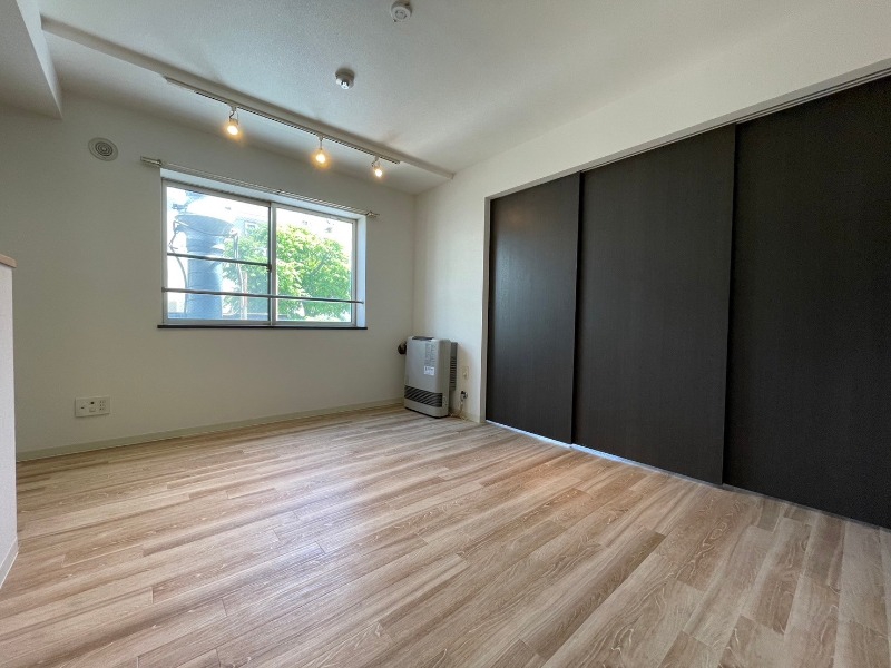 居室・リビング　広くてキレイなお部屋が広がっていて、充実した生活が送れそう。