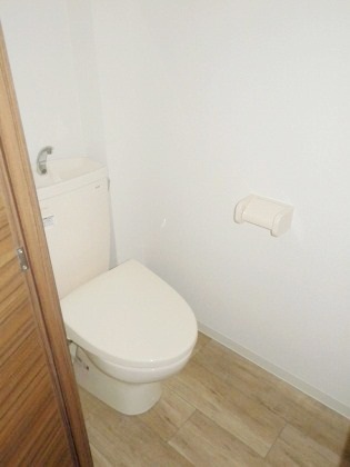 トイレ　ウォシュレット設置済みのトイレです♪