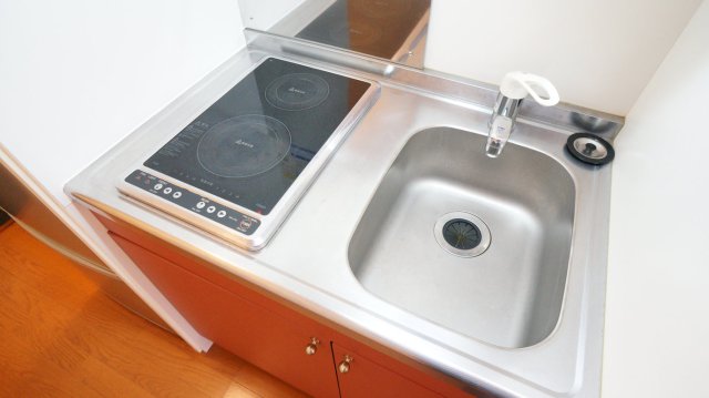 キッチン　コンパクトなキッチンで掃除もラクラク