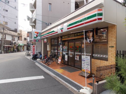 コンビニ　セブンイレブン大阪天神橋5丁目店（コンビニ）まで235m