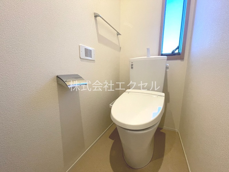 トイレ　温水洗浄便座付きで快適なトイレ空間！