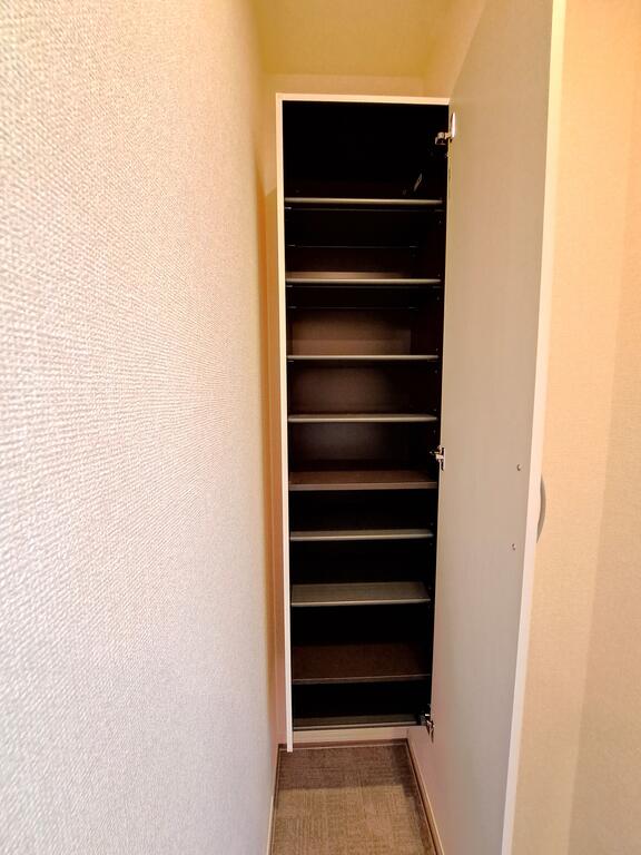 玄関　●玄関にはトールサイズのシューズボックス♪